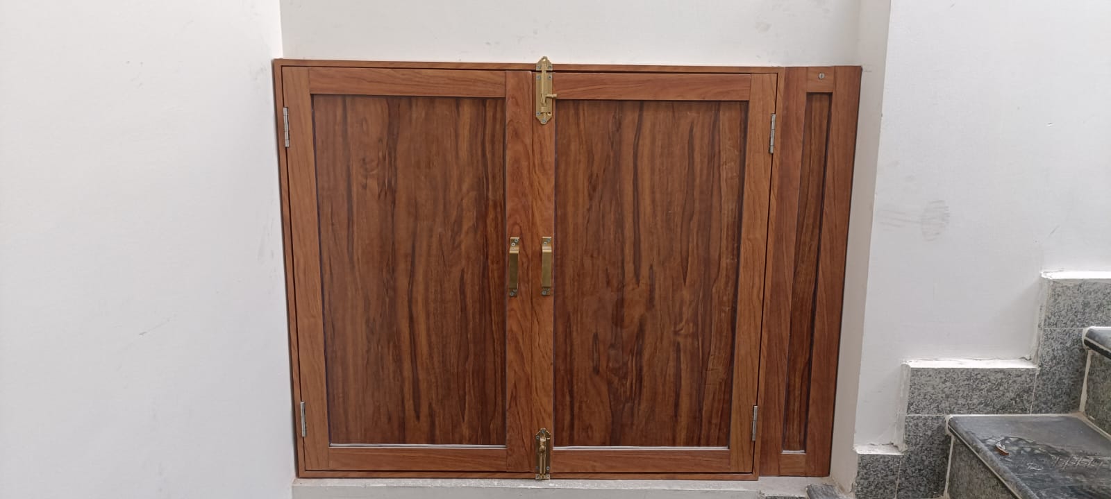 Premium plywood boards available at hardware store in Banda